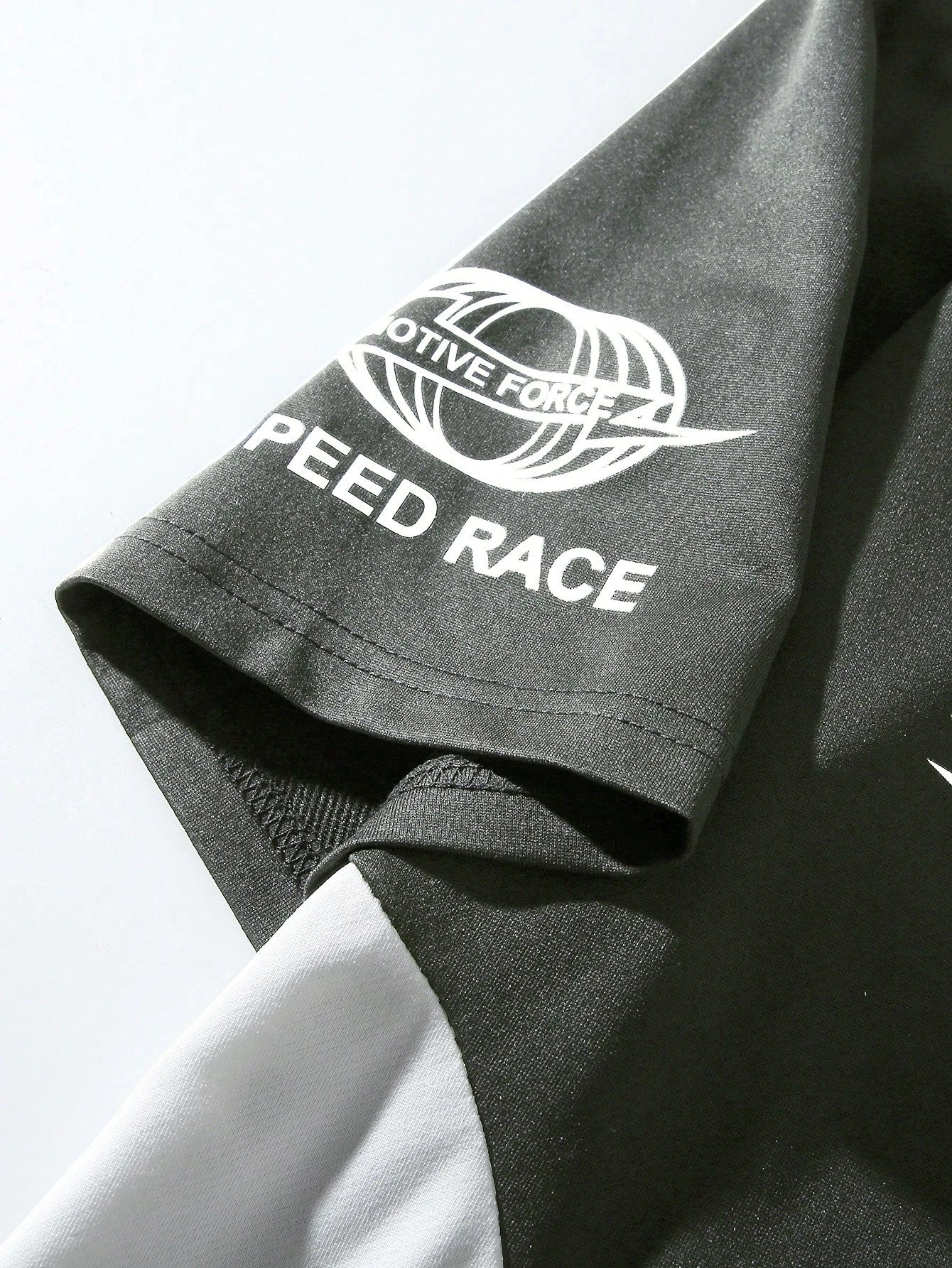 Manfinity EMRG Men'S Solid Color Patchwork Zip Front Long Sleeve Letter Print Polo Shirt