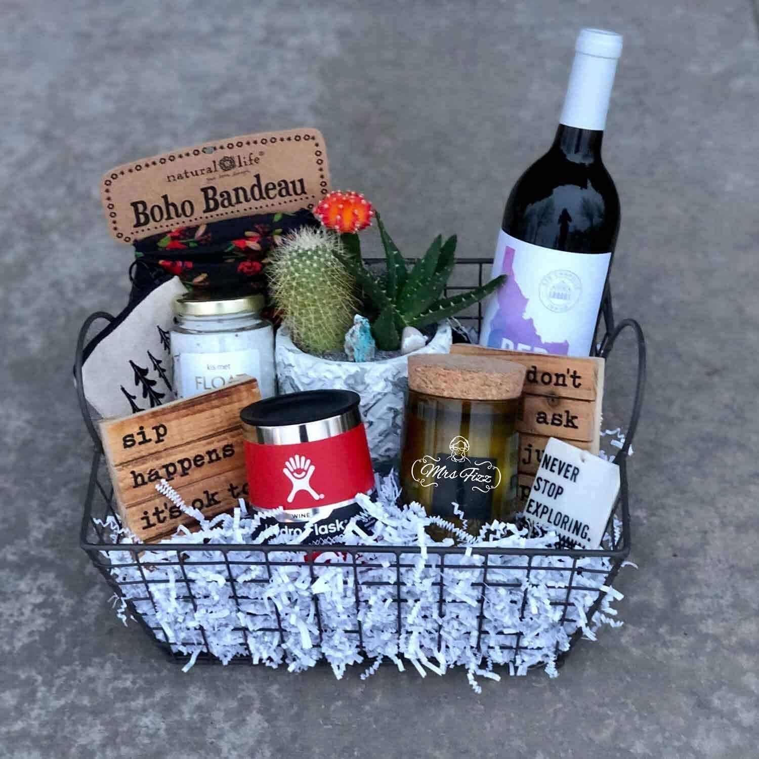 Crinkle Cut Paper Shred Filler for Packing and Filling Gift Baskets (10 LB) Red